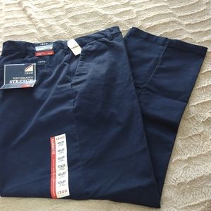IZOD NWT performance stretch classis fit sz 42X32 Navy